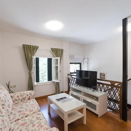 아파트 Anelia Boutique *